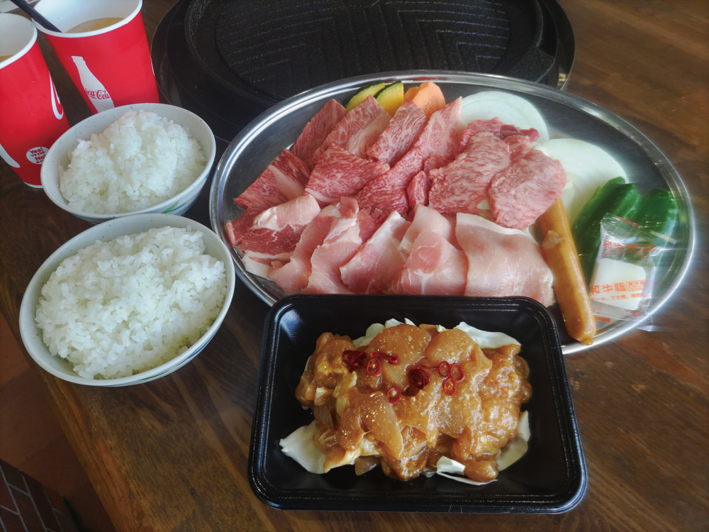 【6/1-7/17】ひるがの高原 牧歌の里でBBQぼっかセットランチと動物のおやつあげ体験